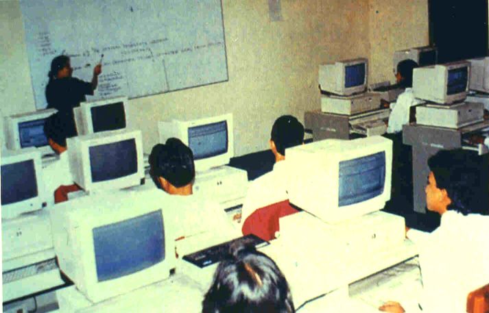 engajar02small.jpg (53136 bytes)